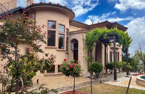 Los Altos Hills Casa | 5BR Luxury with KTV, Pool, View, Near Stanford