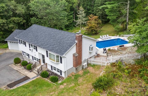 North Stonington Casa | 5BR Pool+Game Room: 1 mi to Foxwoods & Water Park