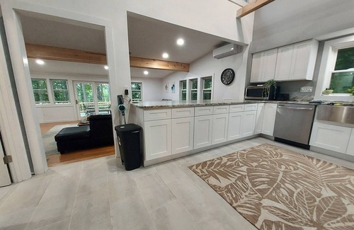 Ossipee Casa | 5br, private beach, waterfront for year round fun. Close to Ski and trials.