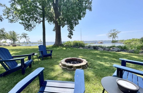Sandy Creek Casa | 5BR Sandy Pond MAIN LAKE HOUSE | Dock | Fire Pit | Pets