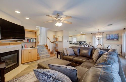 North End Casa | 5BR Steps to Beach & Boardwalk! Beach Tags Included!