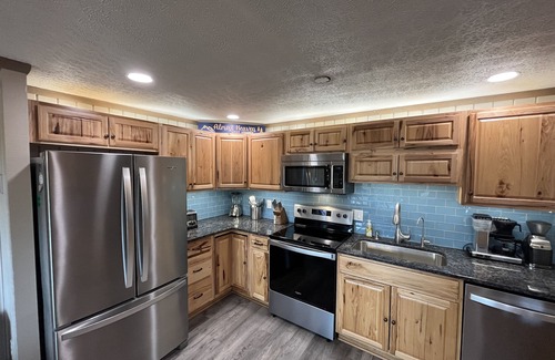 Snowshoe Casa | 5BR townhome close to slopes and village, EV charger