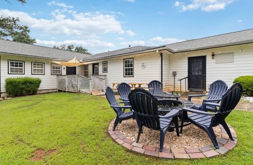 Lawrenceville Casa | 5BR with Game Room & Huge Backyard
