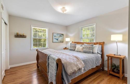 North Augusta Casa | 5BR Woodland Retreat on 7 Acres with a Pond