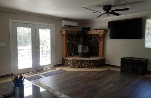 Squaw Valley Casa | 5EZ Ranch Barn-Get away from it all, easy access