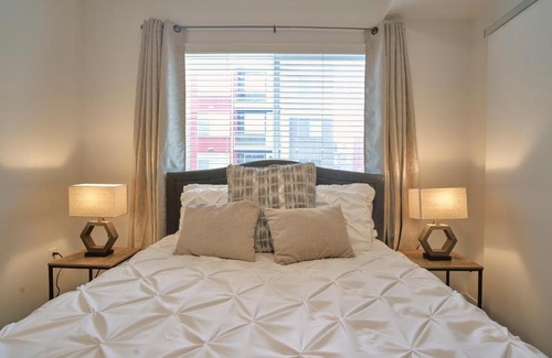 Salt Lake City Apartamento | 5☆Luxury heart of Sugarhouse Hot Tub ☆ Gym ☆ BBQ plus shared Fire Pit