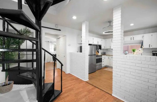 Historic Old Northeast Casa | 5min Drive-DTSP\Flexible Guest Policy\Fully Equipped Kitchen\Patio\Washer-Dryer