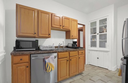 Chatham-Arch Apartamento | 5min to Bottlework & Mass Ave, in quiet area. Recently renovated cozy flat