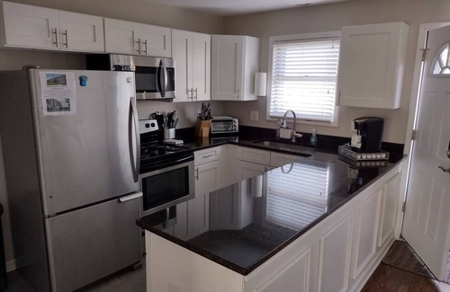 Plymouth Casa | ★ 5 minutos del parque Kellogg ★ Plymouth ★ Estacionamiento ★ W / D ★ 8