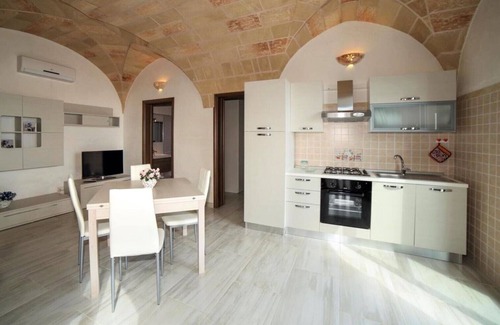 Torre Vado Villa | 5min walk to the sea: large house w/ little pool