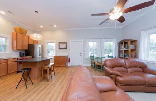 Historic District Casa | 5Min Walk to Waterfront. Pet Yes