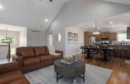 Shawnee Casa | 5Mins from MidAmerica Sports ComplexW/King Beds