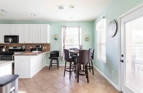 El Lago Casa | 5minutes direct to Kemah with the beaches and countless seafood restaurants