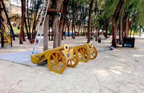 Endah Apartamento | 5pax Gold Coast Morib Resort - Banting Sepang KLIA Tanjung Sepat