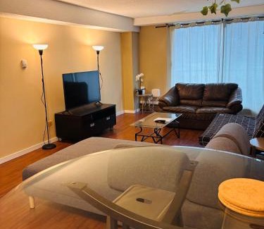 Beltline Apartamento | 5th Floor Cozy 1 Bedroom Condo with Parking
