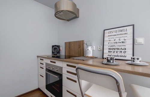 Katowice Apartamento | 5th Floor Studio in Katowice by Renters