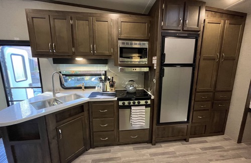 Regional District of Nanaimo Casa | 5th Wheel Glamping by the Ocean