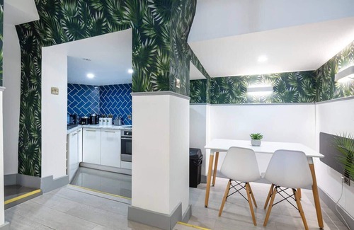 College Park and Old Oak Apartamento | 5wjb - Spacious 1 Bed Flat in London