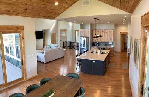 Ontario City Casa | 6 acre estate in Ontariowith lake views