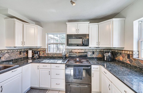 Niles Casa | 6-Acre Family-Friendly Getaway in Niles!
