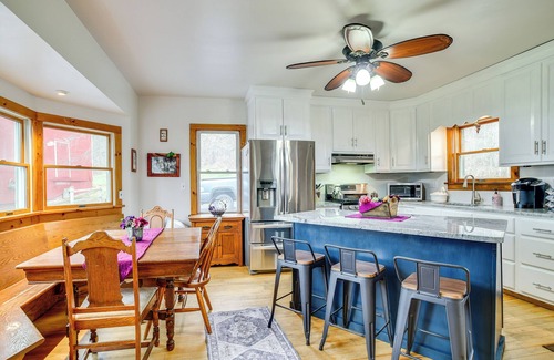 Naples Casa | 'The Grape Escape' Naples Home en NY Wine Country!