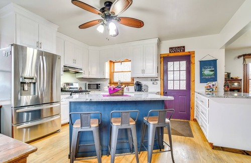 Naples Casa | 'The Grape Escape' Naples Home en NY Wine Country!
