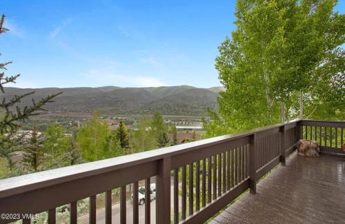 Edwards Casa | 6 bd 6 Bath 5k sq ft Ski Home Close to Vail and BC