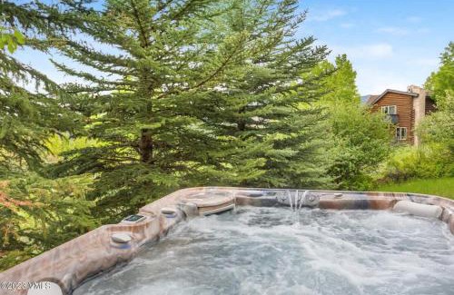 Edwards Casa | 6 bd 6 Bath 5k sq ft Ski Home Close to Vail and BC