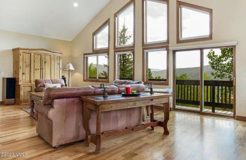 Edwards Casa | 6 bd 6 Bath 5k sq ft Ski Home Close to Vail and BC