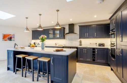 Milborne Saint Andrew Casa | 6 Bed in Blandford Forum 80549