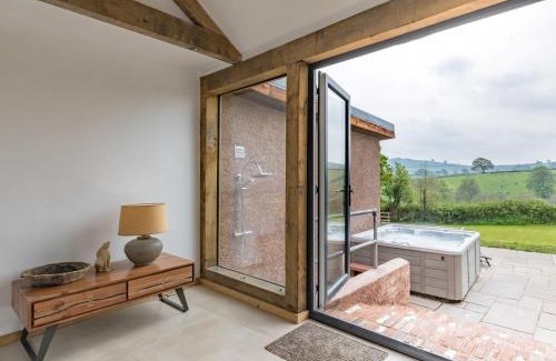 Tiverton Casa | 6 Bed in Cadeleigh 66780