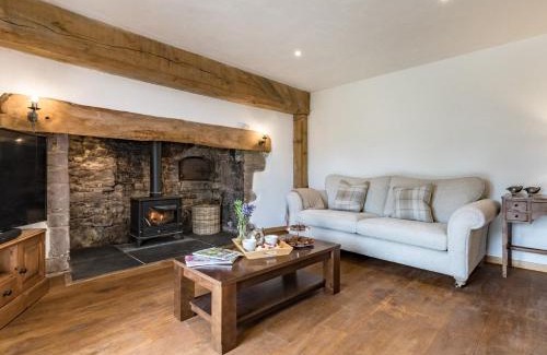 Tiverton Casa | 6 Bed in Cadeleigh 66780