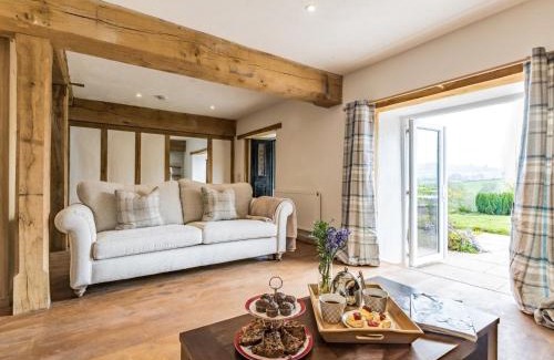 Tiverton Casa | 6 Bed in Cadeleigh 66780