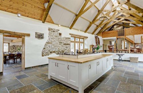 Torrington Casa | 6 Bed in Great Torrington 81519