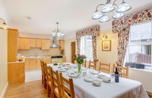 Harlech Casa | 6 Bed in Harlech 89630