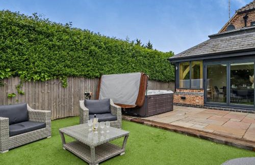 Clenchwarton Casa | 6 Bed in Kings Lynn 90964