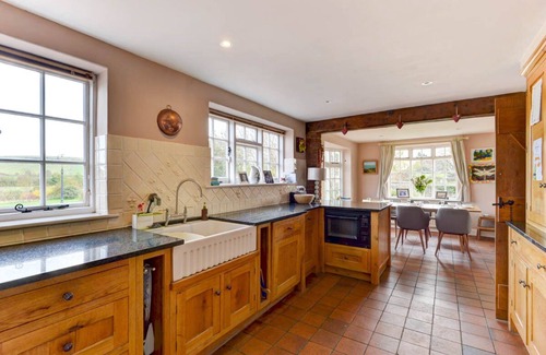 Upper Beeding Casa | 6 bed rural property with pool & tennis court