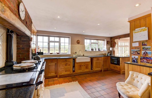 Upper Beeding Casa | 6 bed rural property with pool & tennis court