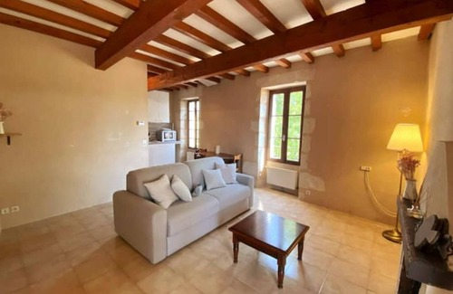 Saint-Hilaire-d'Ozilhan Otro | 6 Bedroom Agritourism property in Saint-Hilaire-d'Ozilhan