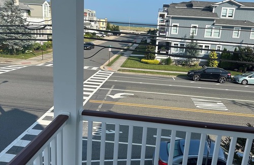 Margate City Casa | 6-bedroom 6.5 bathroom Margate Gem - CLOSE to Beach