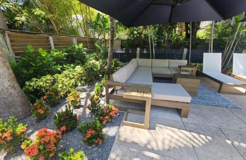 Downtown Casa | 6 Bedroom 6 Bath Guesthouse on Duval Street