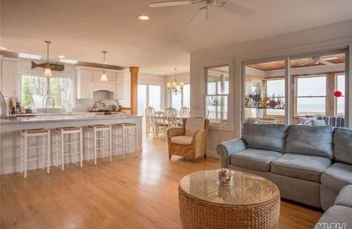 Wading River Apartamento | 6 Bedroom 822960 by Houzlet