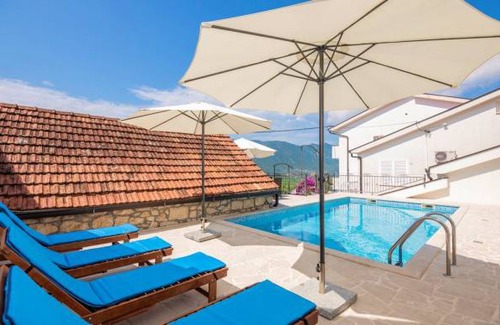 Veliki Prolog Casa | 6 bedroom accommodation in Veliki Prolog