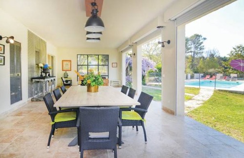 Aubais Casa | 300 m² Casa ∙ 6 habitaciones ∙ 11 personas