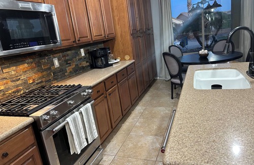 Surprise Casa | 6 bedroom family house with Private pool minutes from spring training facilities