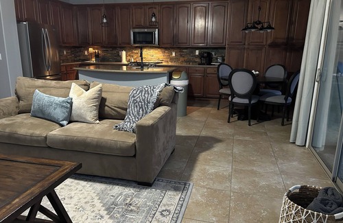 Surprise Casa | 6 bedroom family house with Private pool minutes from spring training facilities