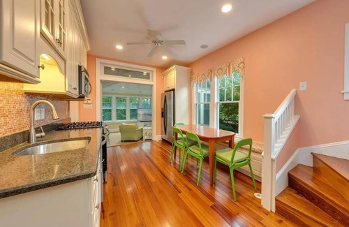Admiral Estates Casa | 6 Bedroom Home 1 Block to the Beach! 1611 New Jersey Ave