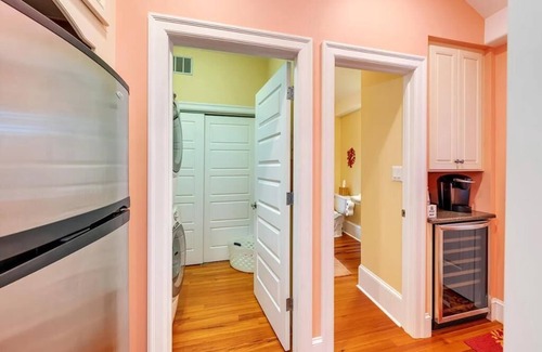 Admiral Estates Casa | 6 Bedroom Home 1 Block to the Beach! 1611 New Jersey Ave