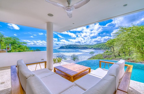 San Juan del Sur Casa | Nueva casa de 6 dormitorios en la playa de surf Remanso! Tasas introductorias