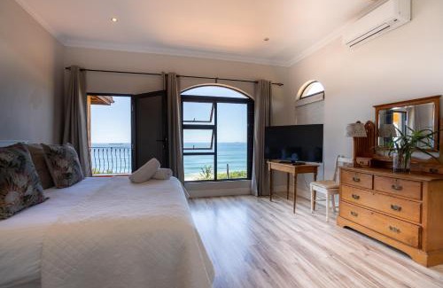 Selection Beach Casa | 6 Bedroom Tuscan Styled Home in Umdloti Beach